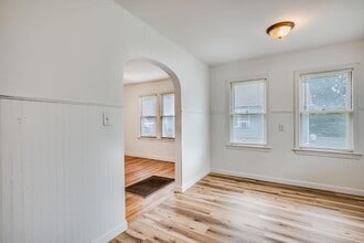 415 E 6th St in Newton, KS - Building Photo - Building Photo