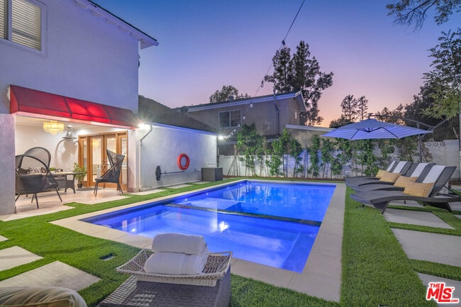 22711 Margarita Dr in Los Angeles, CA - Building Photo - Building Photo