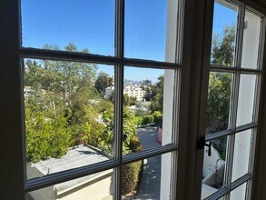 2041 High Tower Dr, Unit 1/2 in Los Angeles, CA - Building Photo - Building Photo
