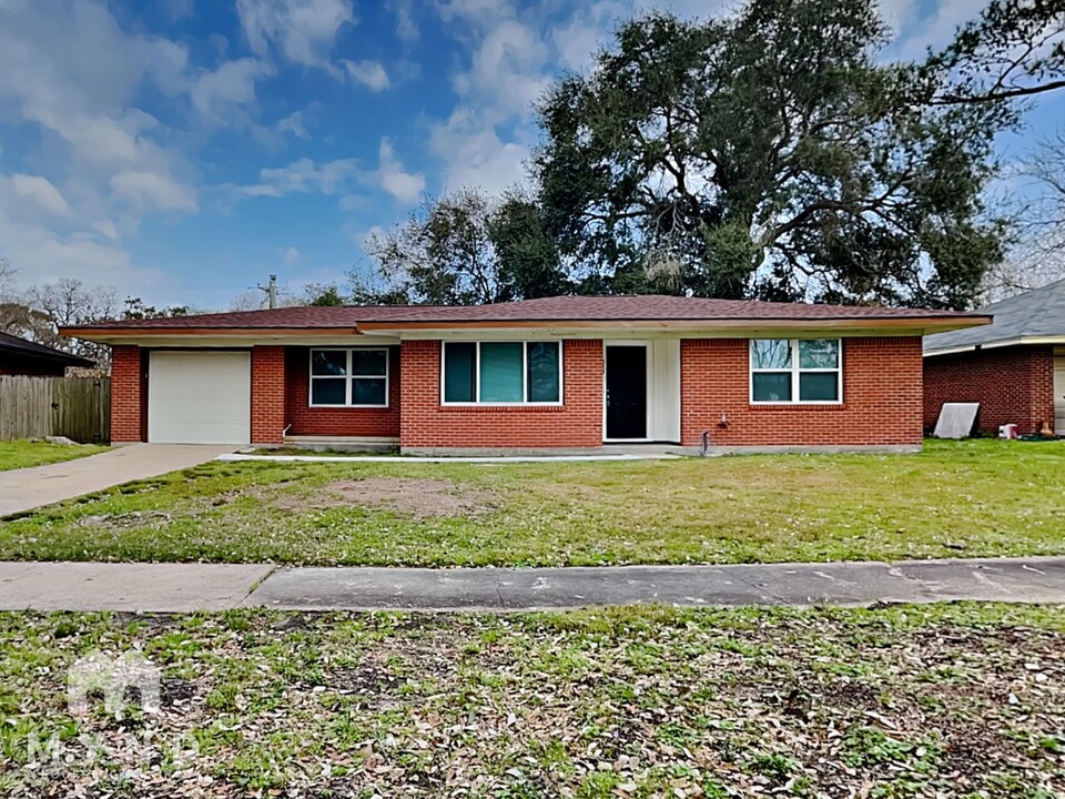 528 22nd Ave N in Texas City, TX - Building Photo