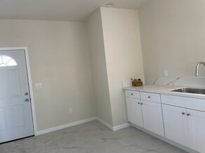 918 N Maple St in Anaheim, CA - Building Photo - Building Photo