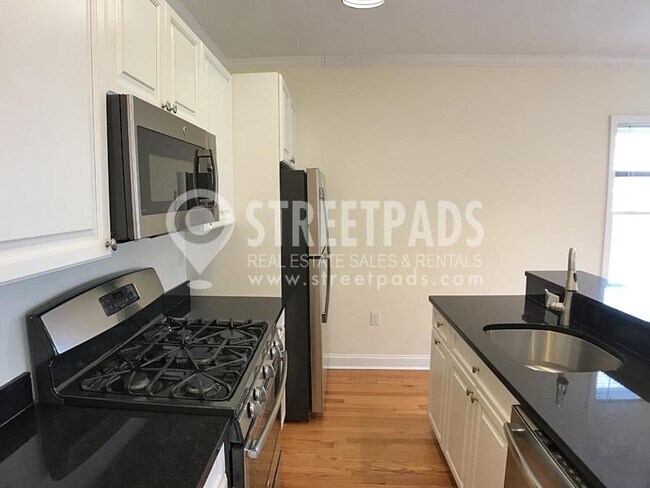 1 Langdon Square in Cambridge, MA - Building Photo - Building Photo