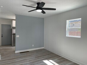 2275 W 11th St, Unit Up in Cleveland, OH - Building Photo - Building Photo