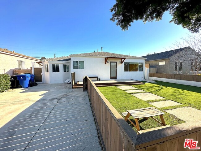 property at 11926 Juniette St