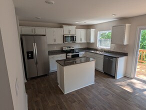 103 Colt St in Candler, NC - Foto de edificio - Building Photo