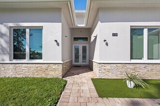 18369 Mellen Ln in Jupiter, FL - Building Photo - Building Photo