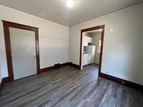818 W Center St in Rochester, MN - Building Photo - Building Photo