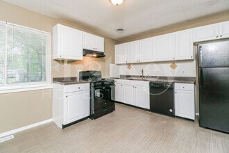 6722 Champana Ln in Florissant, MO - Foto de edificio - Building Photo