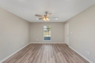 117 Center Cir, Unit 117 in Sulphur, LA - Foto de edificio - Building Photo