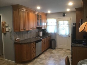 22 Hunter Ln in Hicksville, NY - Building Photo - Building Photo