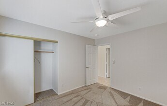 7633 W Falcon Wing Ave in Las Vegas, NV - Building Photo - Building Photo