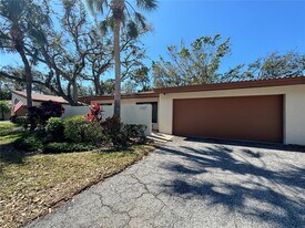 6403 Meadowlark Ln in Bradenton, FL - Building Photo