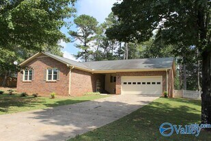 141 Wedgewood Terrace Rd in Madison, AL - Building Photo