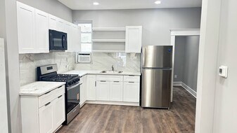 3237 N Dover St in Philadelphia, PA - Building Photo