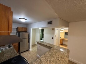 4111 Stirling Rd in Davie, FL - Building Photo