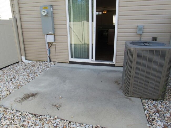 property at 423 Sullivan Loop Rd