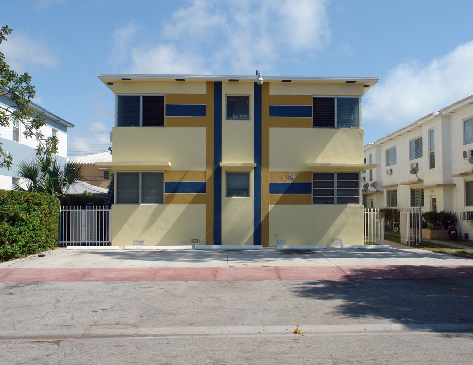 965 Bay Dr in Miami Beach, FL - Building Photo