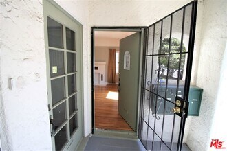 329 N Ogden Dr in Los Angeles, CA - Building Photo - Building Photo