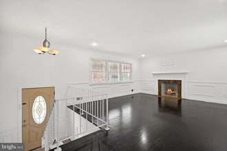 7515 Pleasant Way in Annandale, VA - Building Photo - Building Photo