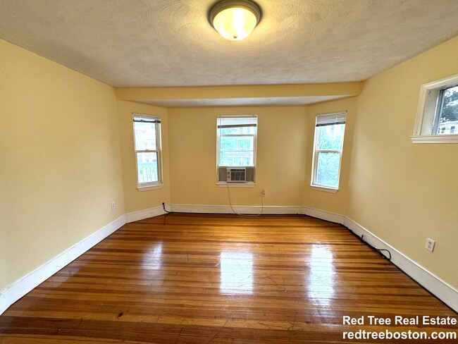 4057 Washington St, Unit 2 in Boston, MA - Building Photo - Building Photo