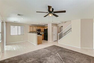 8208 W Wildwood Glen Dr in Las Vegas, NV - Building Photo - Building Photo