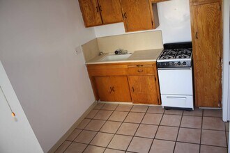 2430 20th St, Unit A in Santa Monica, CA - Building Photo - Building Photo