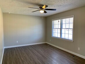 661 Azalea Dr in Spring Lake, NC - Building Photo - Building Photo