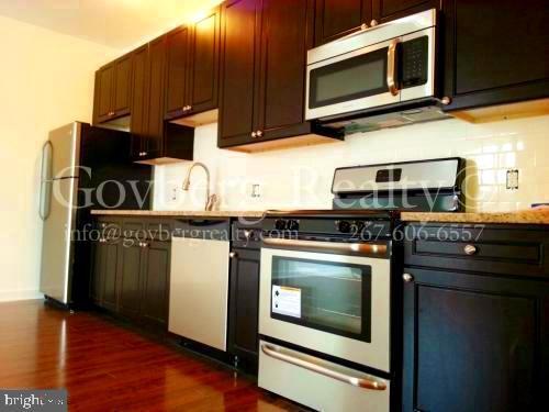 1535 Cecil B. Moore Ave-Unit -UNIT B in Philadelphia, PA - Building Photo - Building Photo