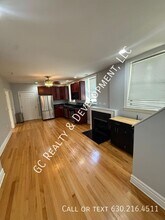 1241 W Jarvis Ave in Chicago, IL - Building Photo - Building Photo