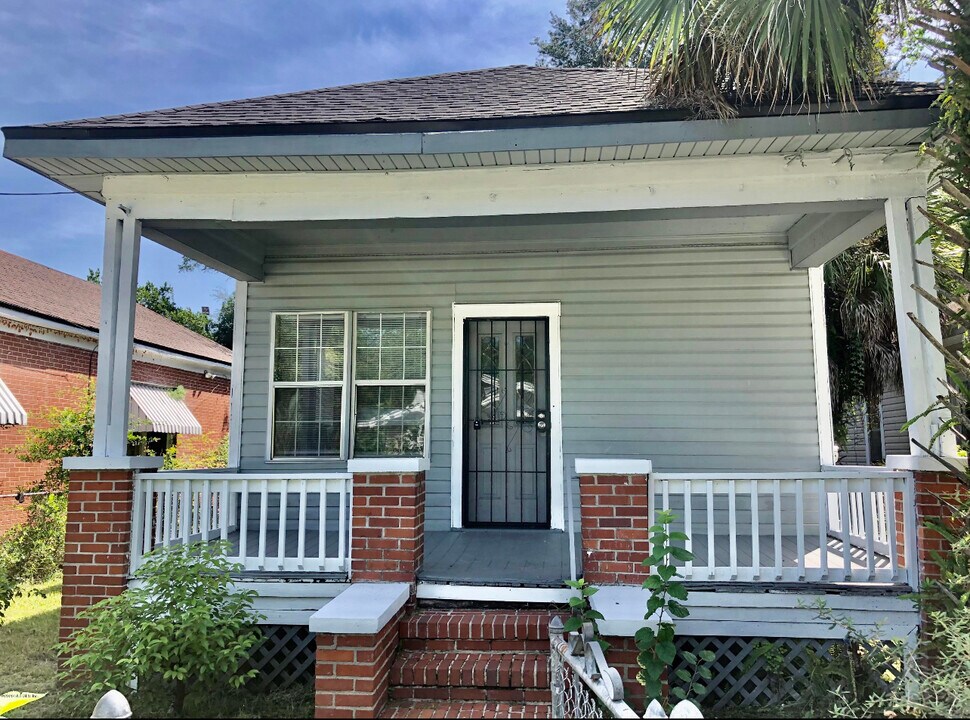 1337 Rushing St in Jacksonville, FL - Foto de edificio