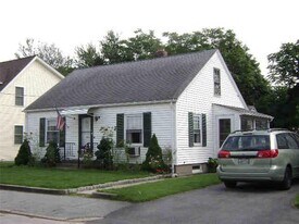 377 Vine St in Pawtucket, RI - Building Photo