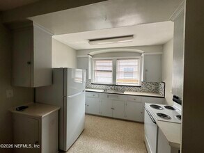 2338 Oak St in Jacksonville, FL - Foto de edificio - Building Photo