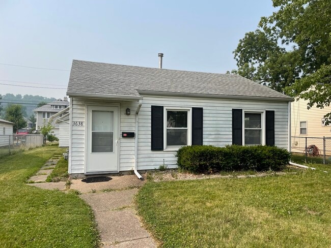 3638 Johnson Ave in Davenport, IA - Foto de edificio - Building Photo