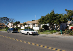 Arey Pointe Condominiums in San Diego, CA - Building Photo - Building Photo