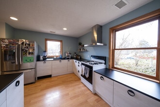 14130 35th Ave N in Minneapolis, MN - Building Photo - Building Photo