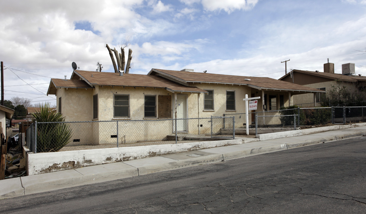 309-311 Wilshire Pl in Barstow, CA - Foto de edificio