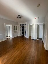 134 E Maple St, Unit #2 in Hinsdale, IL - Building Photo - Building Photo