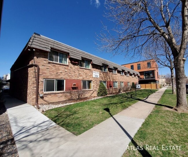 207 Mathew Street-11