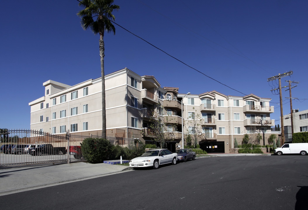 El Dorado Apartments in Sylmar, CA - Foto de edificio