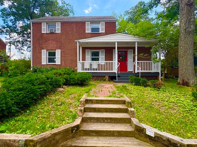 property at 113 N Columbus St