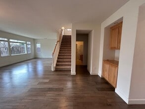 1454 Azalea Dr in Patterson, CA - Building Photo - Building Photo