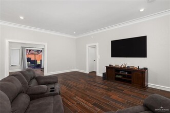 19 N 21st St in McAllen, TX - Building Photo - Building Photo