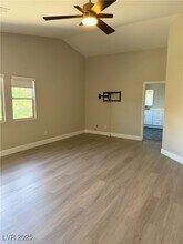 2133 Hillsgate St in Las Vegas, NV - Building Photo - Building Photo