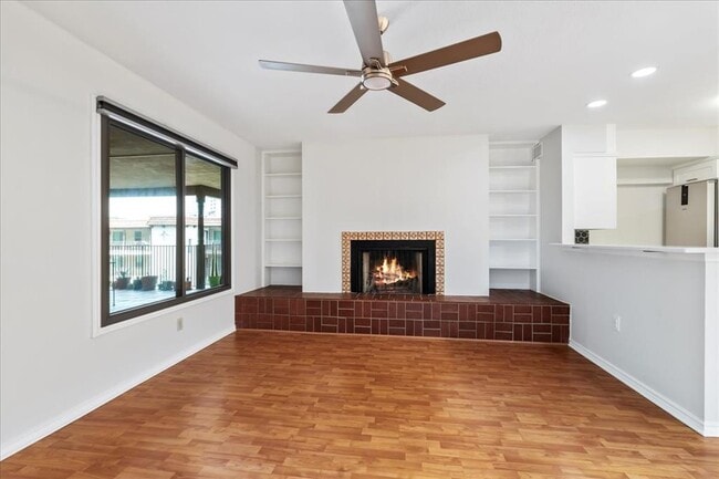 property at 505 W 7th St