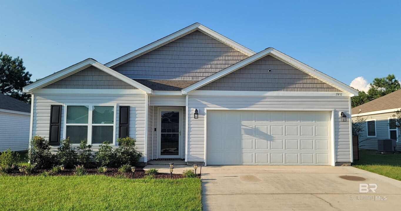 17431 Harding Dr in Foley, AL - Building Photo