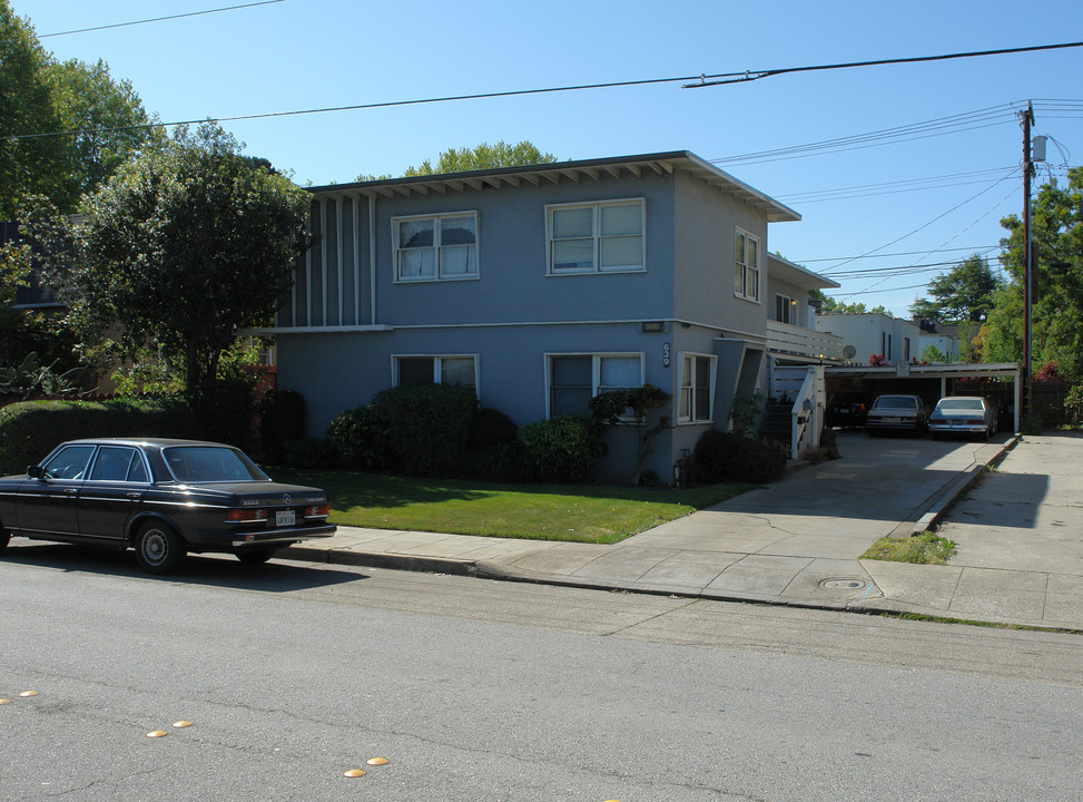 639 Rollins Rd in Burlingame, CA - Building Photo