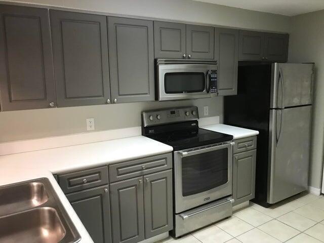 property at 3023 Alcazar Pl