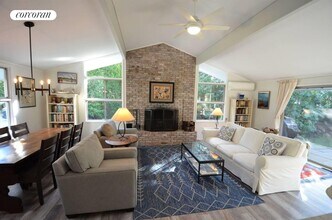 350 Bluff Rd in Amagansett, NY - Building Photo - Building Photo