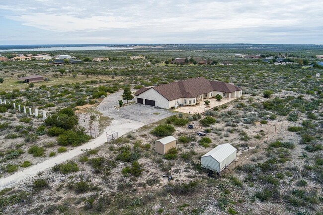 31 Running Deer Mdws in Del Rio, TX - Foto de edificio - Building Photo