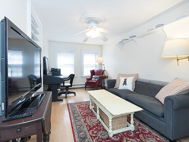 94 West Cedar St, Unit 2 in Boston, MA - Foto de edificio - Building Photo